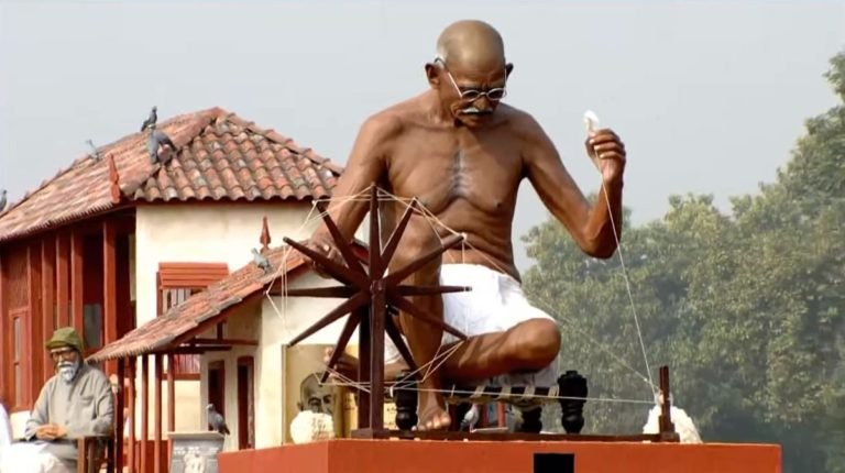 ಮಹಾತ್ಮ ಗಾಂಧೀಜಿ ಸ್ತಬ್ಧಚಿತ್ರಕ್ಕೆ ಅದ್ಧೂರಿ ಸ್ವಾಗತ..!
