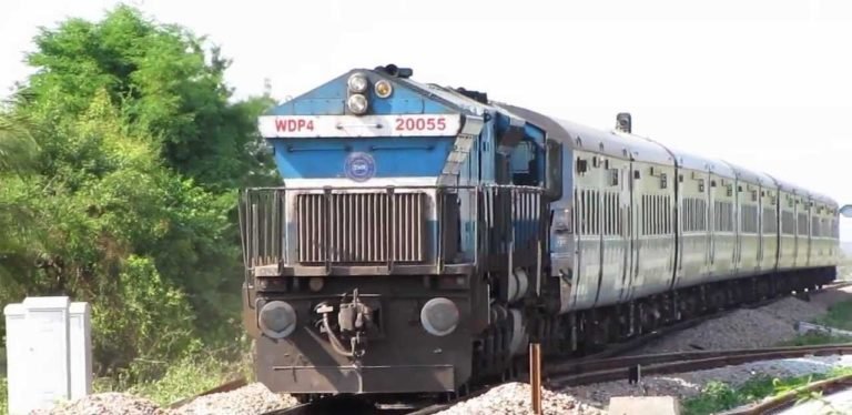 ಜನ್ ಶತಾಬ್ದಿ ಎಕ್ಸ್ಪ್ರೆಸ್ ಎಂಜಿನ್ನಲ್ಲಿ ದೋಷ..!