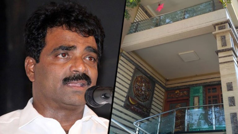 ರಾಕ್ ಲೈನ್ ವೆಂಕಟೇಶ್ ಮನೆ ಮೇಲೆ ಐಟಿ ದಾಳಿ..!