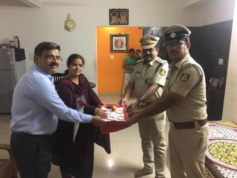 ಹೊಸ ವರ್ಷಕ್ಕೆ ಪೊಲೀಸರ ಚಿನ್ನದ ಗಿಫ್ಟ್ ..!
