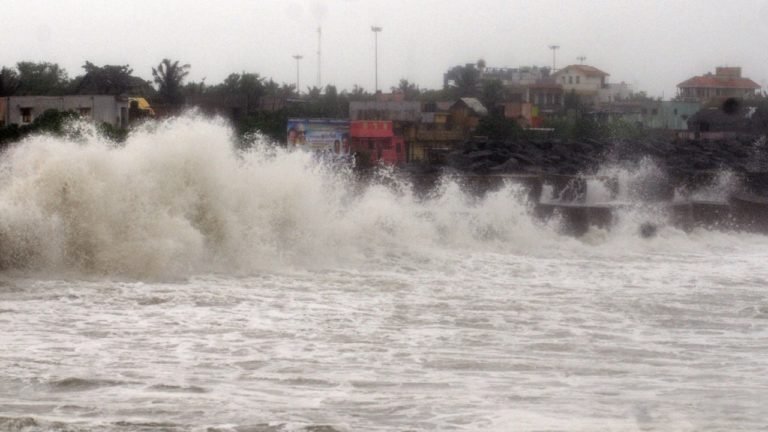 ಕರಾವಳಿಯಲ್ಲಿ ಮತ್ತೆ ಭಾರೀ ಸೈಕ್ಲೋನ್​ ಭೀತಿ..!