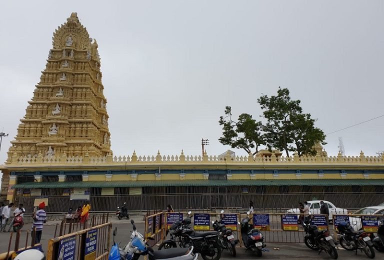 ಆಷಾಢ ಪೂಜೆಗೆ ಚಾಮುಂಡಿ ಬೆಟ್ಟದಲ್ಲಿ ಸಾರ್ವಜನಿಕರಿಗೆ ನಿರ್ಬಂಧ..!