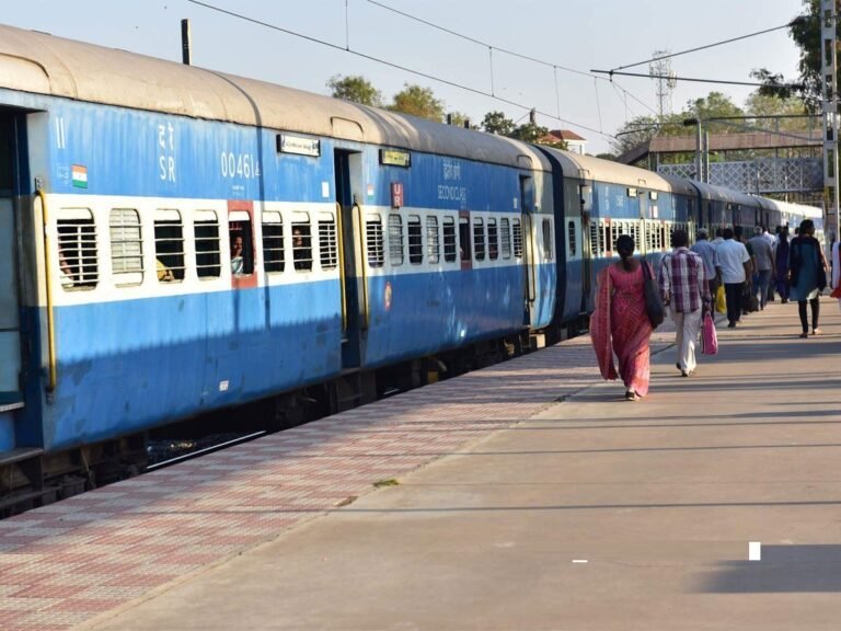 ರೈಲು ಹೊರ​ಡುವ 5 ನಿಮಿಷ ಮುನ್ನವೂ ಟಿಕೆಟ್‌ ಬುಕ್ಕಿಂಗ್‌ ವ್ಯವಸ್ಥೆ ಜಾರಿ..!